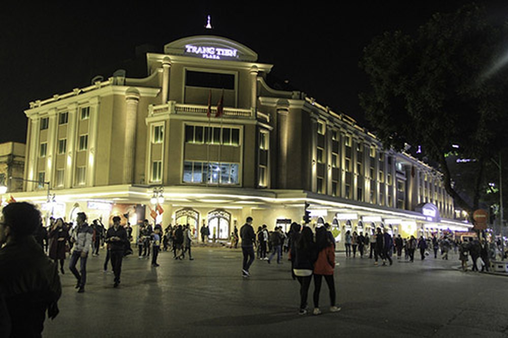 Phố Tràng Tiền được ví như Đại lộ Champs-Élysées trên sóng CNN
