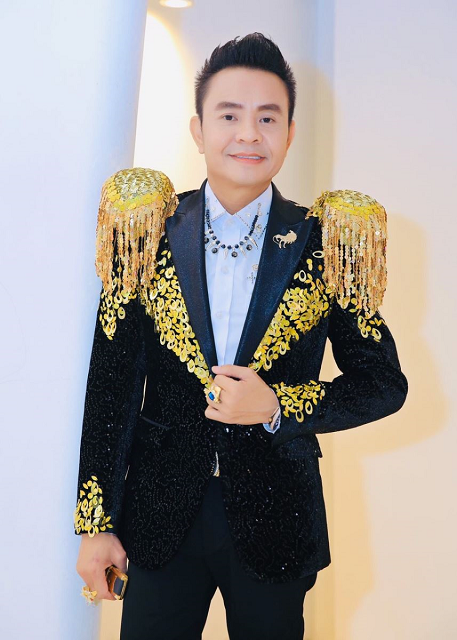 Nam vương doanh nhân Huy Hoàng đón nhận giải thưởng “King Vietnam International 2019”