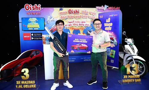 “Mua Oishi liền tay – Đón bão quà mê say” chính thức trao thưởng chiếc xe hơi Mazda đầu tiên