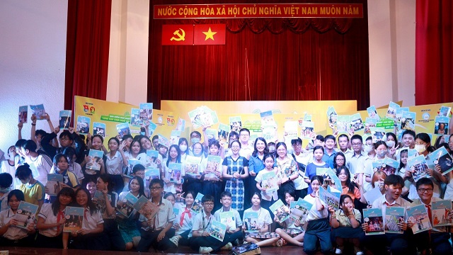 “Cùng bạn chọn nghề cho tương lai” : Định hướng nghề nghiệp cho học sinh lớp 8, lớp 9
