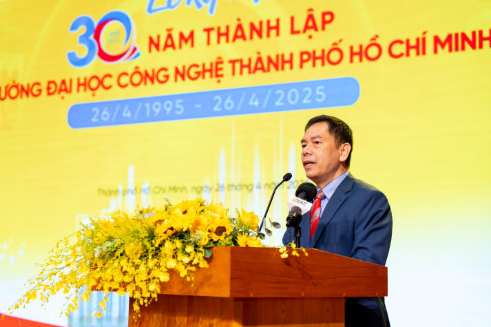 Trường Đại học Công nghệ TP.HCM tổ chức Lễ kỷ niệm 30 năm thành lập 