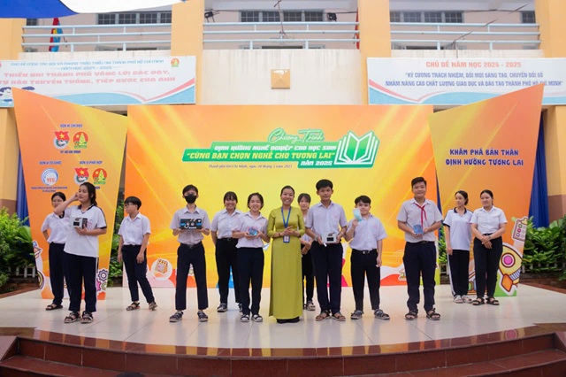 TP.HCM: Khởi động chương trình định hướng nghề nghiệp năm 2025 cho học sinh lớp 8,9