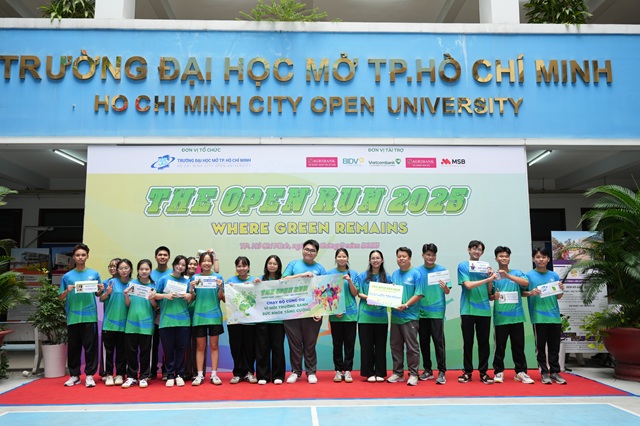 Trường ĐH Mở TP HCM tổ chức giải chạy Việt dã lan tỏa lối sống xanh, nâng cao ý thức bảo vệ môi 